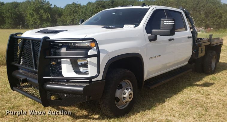 2020 Chevrolet Silverado 3500HD  Crew Cab bale bed truck - DO3007