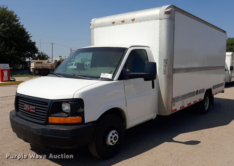 2012 GMC G3500  box truck - DO3087
