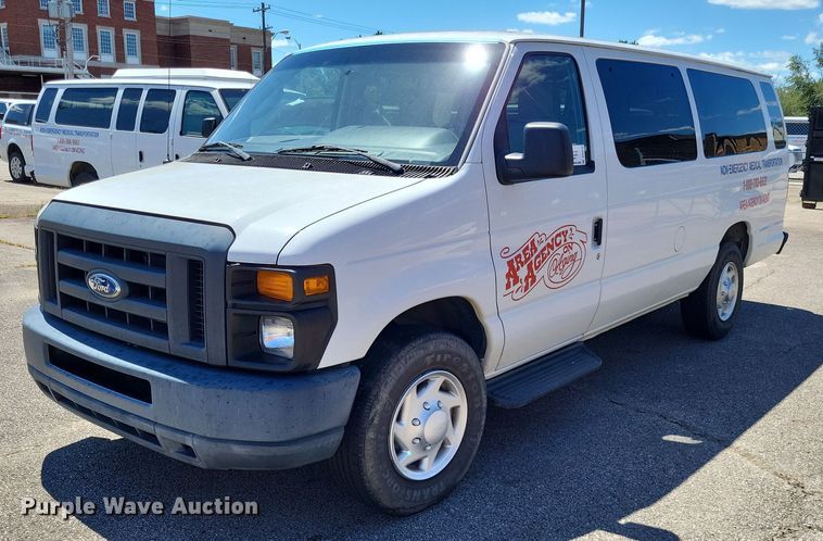 2014 Ford  E350 Super Duty  van - DP5219