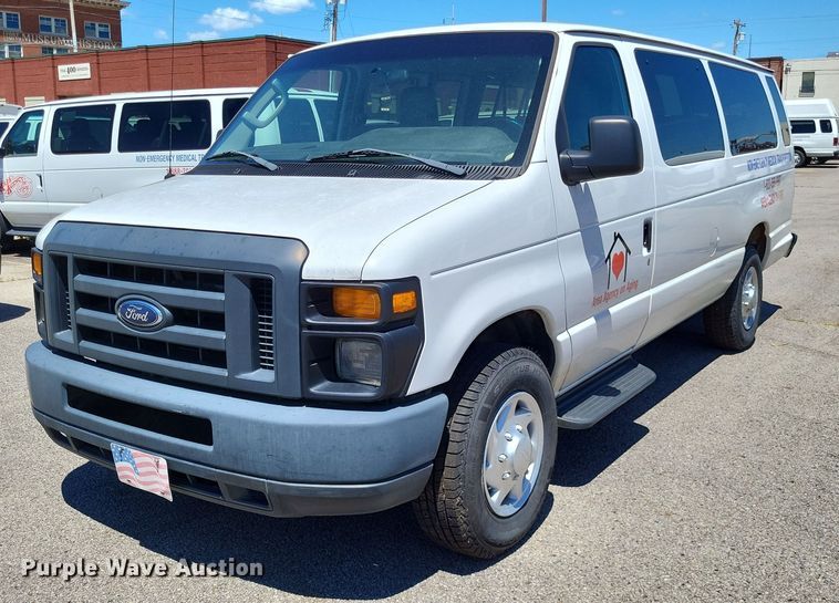 2014 Ford  E350 Super Duty van - DP5222