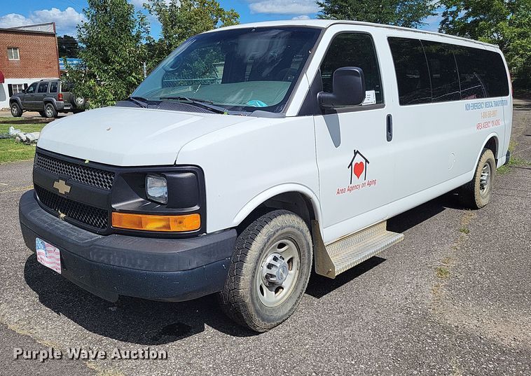 2014 Chevrolet Express 3500  van - DP5231