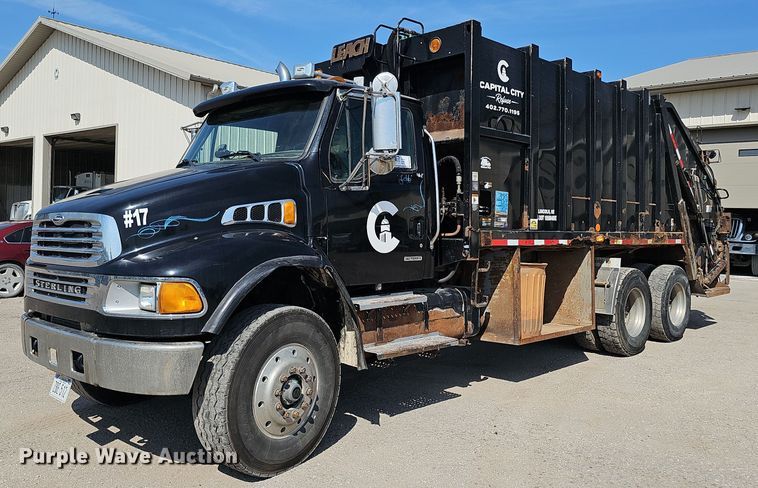 2002 Sterling M8500 Acterra  refuse truck - DQ0250
