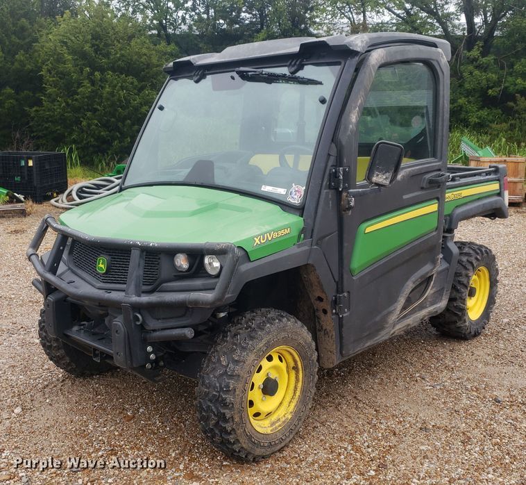 John Deere 835M  utility vehicle - IP9383