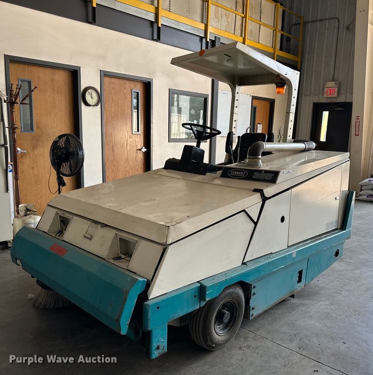 Tennant 365 sweeper - LQ9015
