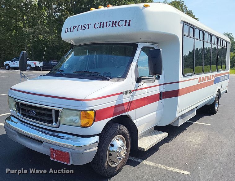 2003  Ford E450 Super Duty  shuttle bus - LS9691