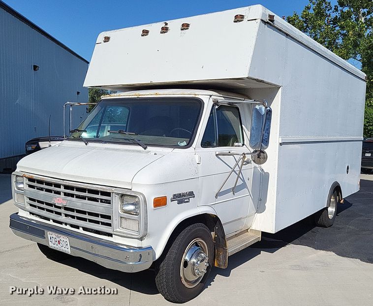 1988 Chevrolet G30  delivery truck - LS9702