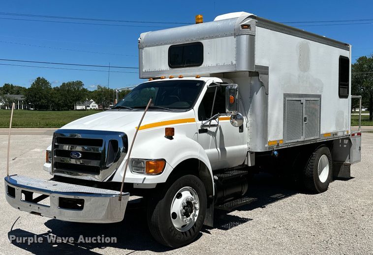 2011 Ford F750 Super Duty  box truck - ML9169