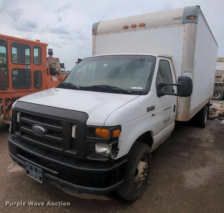 2012 Ford E450  box truck - MY9798