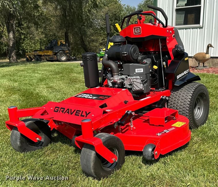 Gravely Pro-Stance 52 Kaw  ZTR lawn mower - NF9186