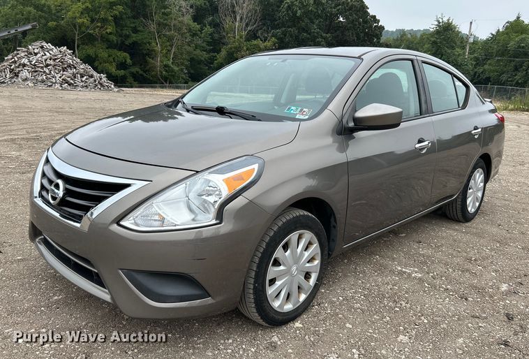 2016 Nissan Versa SV - NL9547