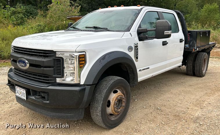 2018 Ford F550 Super Duty XL  Crew Cab flatbed truck - NL9610