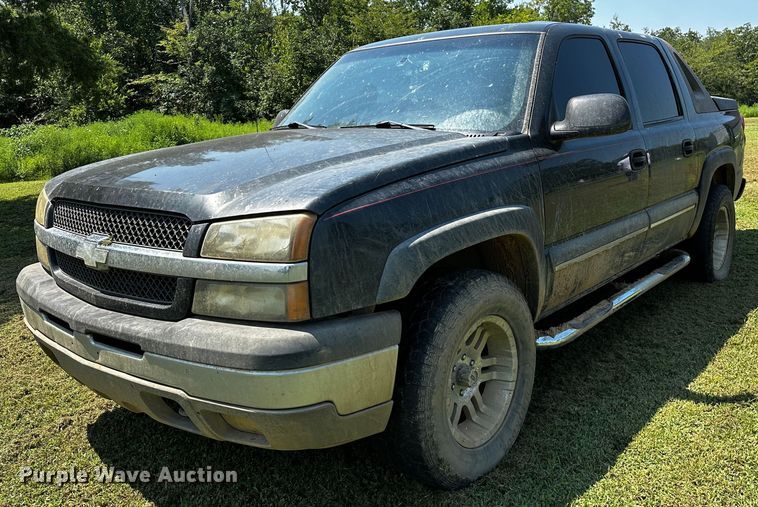 2003  Chevrolet Avalanche  Crew Cab pickup truck - OC9149