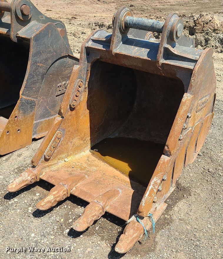 Volvo  42"W excavator bucket - DK3996