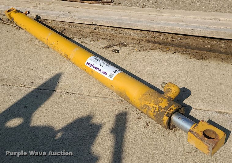 Caterpillar 140M  hydraulic side shift cylinder - DK4029