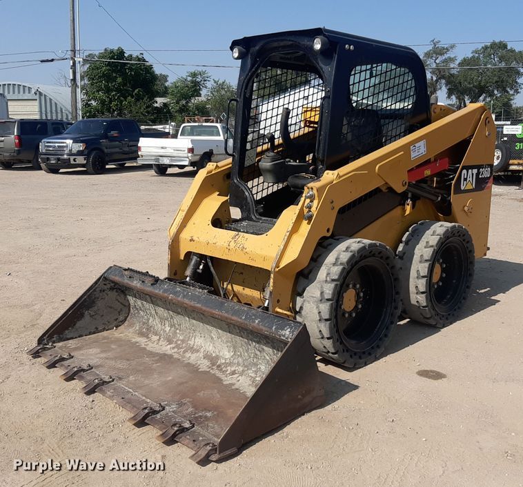 2015 Caterpillar 236D  skid steer loader - DO3076