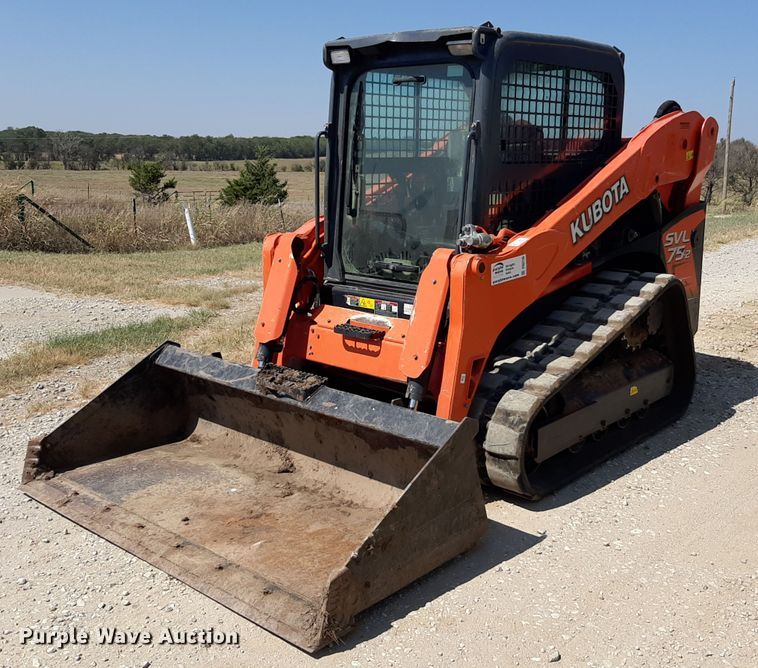 2017 Kubota SVL75-2  tracked skid steer loader - DO3135