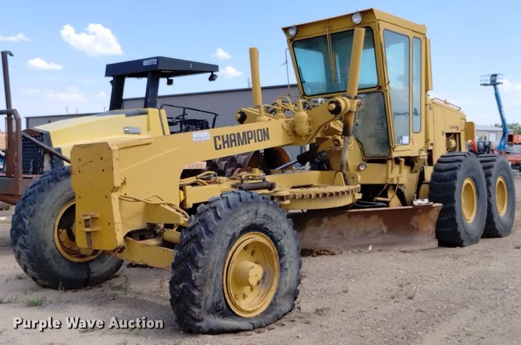 1990 Champion 780A Series III  motor grader - DP3392