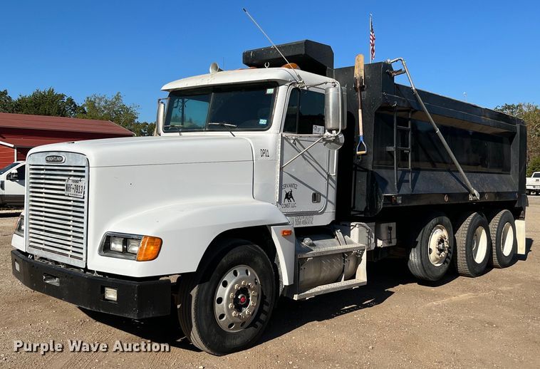 2000 Freightliner FLD  dump truck - DQ2167