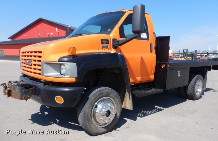 2007 GMC C5500 flatbed truck - DS5631