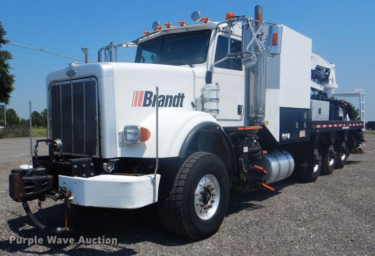 2006 Peterbilt 357  tri-drive crane truck - KW9066