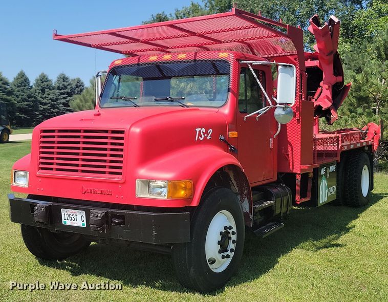 1992 International 4700  truck with tree spade - LQ9238