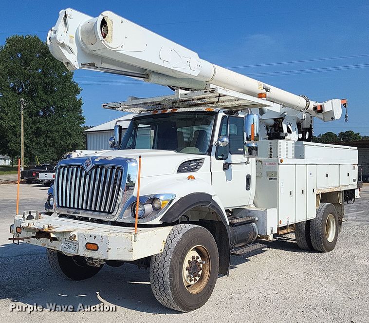 2008 International Work Star 7300  bucket truck - LS9688