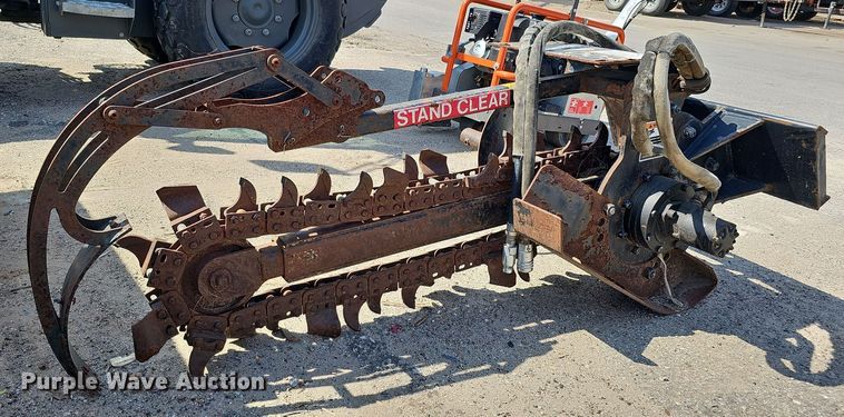 Bradco 600  compact utility loader trencher - MD9974