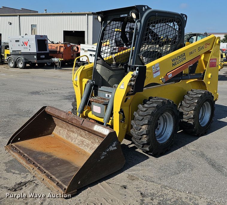 2015 Wacker Neuson SW24  skid steer loader - MD9975