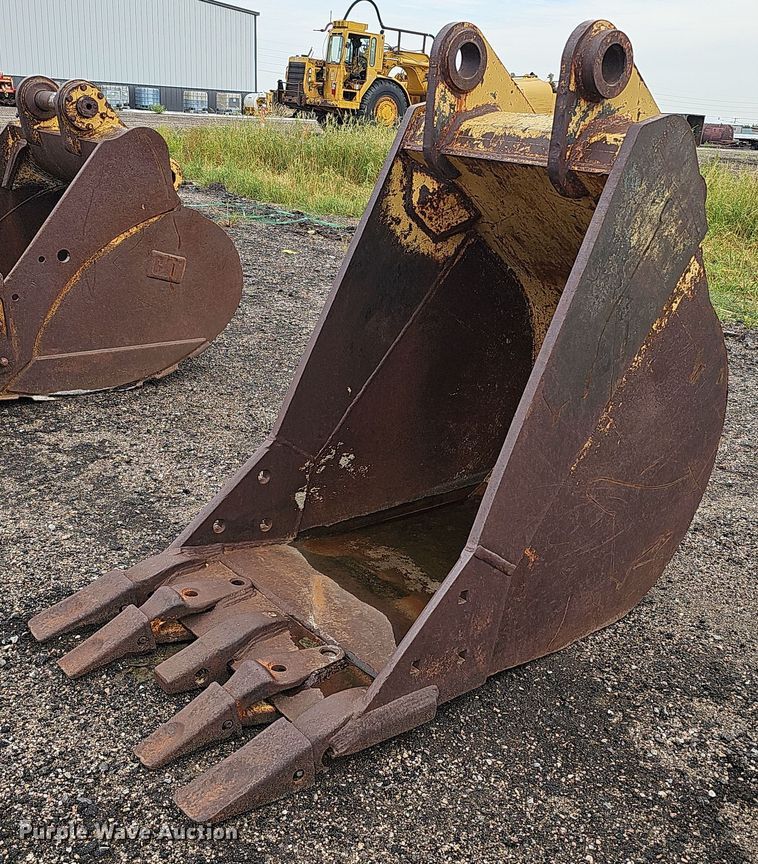 Kobelco 912  36"W excavator bucket - MD9997