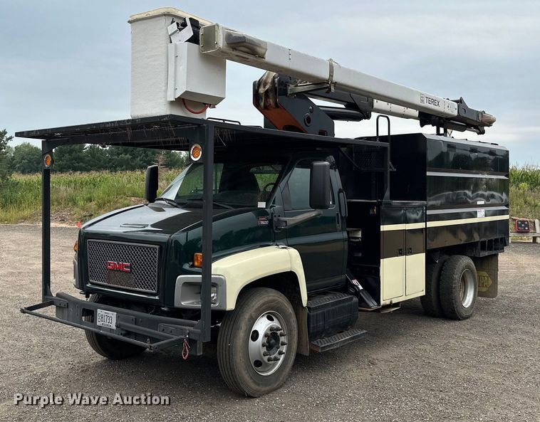 2008 GMC C7500  forestry bucket truck - MQ9367