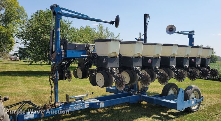 Kinze 3500  split row planter - DN4099