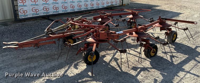 New Holland 169  hay tedder - DP3176