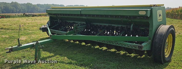 John Deere 8350 266D  grain drill - DQ0305