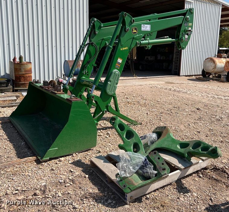 John Deere H340  loader - DQ2196