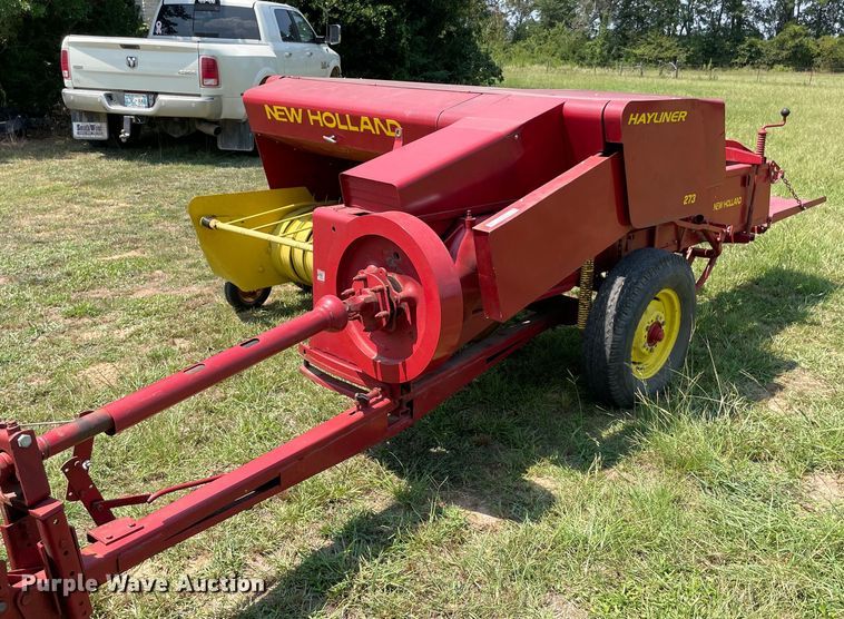 New Holland Hayliner 271  small square baler - NT9524