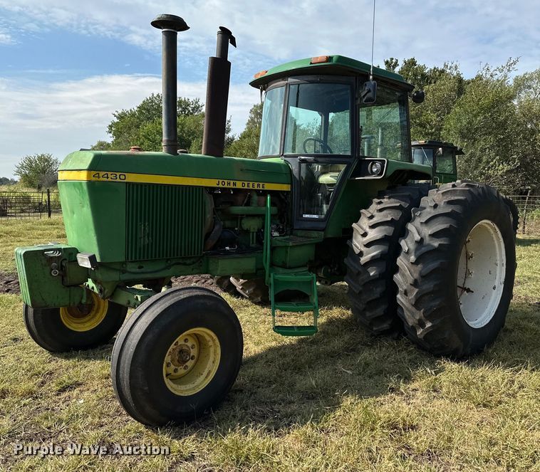 1975 John Deere 4430  tractor - NX9732