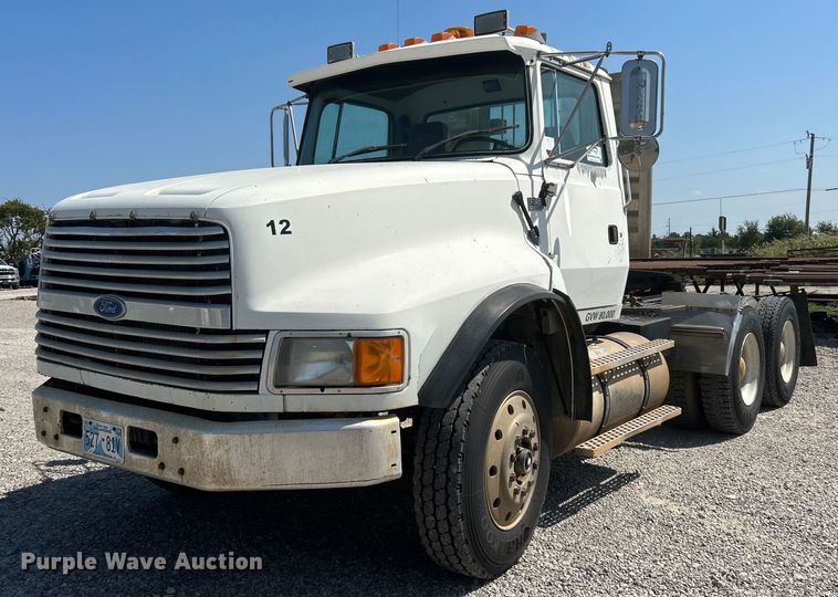 1994 Ford LTLS9000  semi truck - DJ6311
