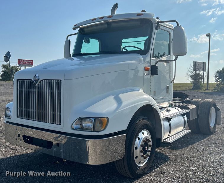2006 International 9200i  semi truck - KW9063