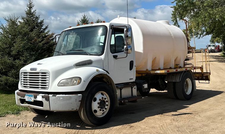 2008 Freightliner M2 Business Class  tank truck - MQ9381