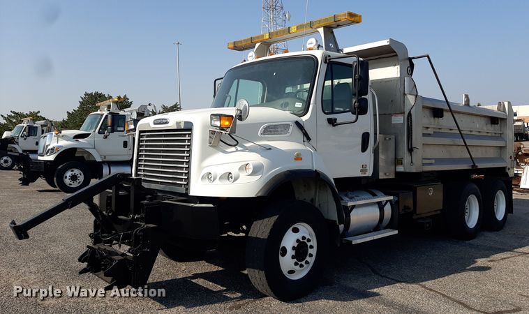 2012 Freightliner Business Classic M2  dump truck - NF9038