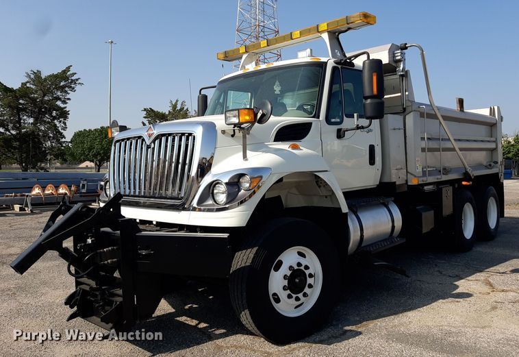 2014 International WorkStar 7500  dump truck - NF9052