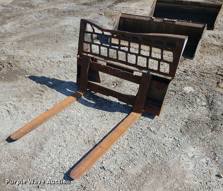 Stout  skid steer forks - DK4076