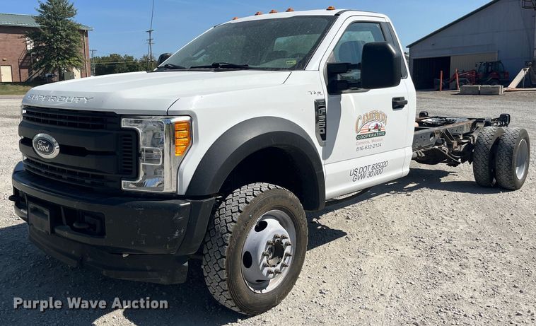 2017 Ford F550 Super Duty XL  truck cab and chassis - DP2061
