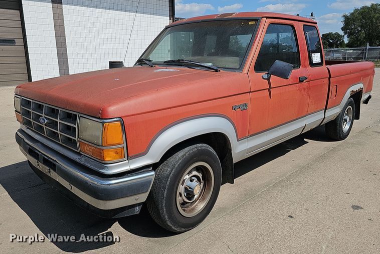 1990 Ford Ranger XLT  SuperCab pickup truck - DQ1101
