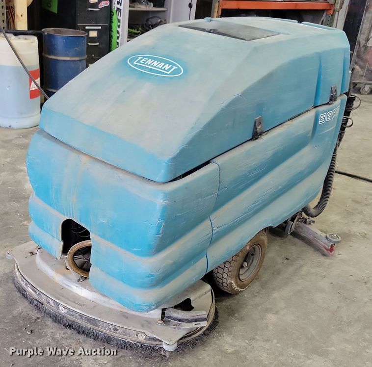 Tennant 5680  sweeper - IQ9903