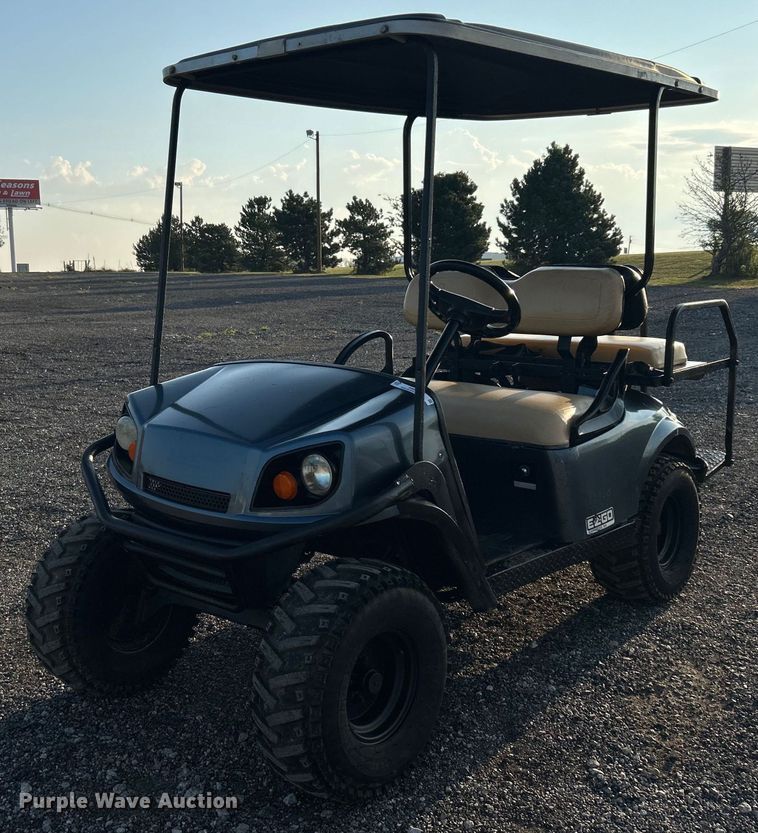 EZGO Express S4  golf cart - KW9035