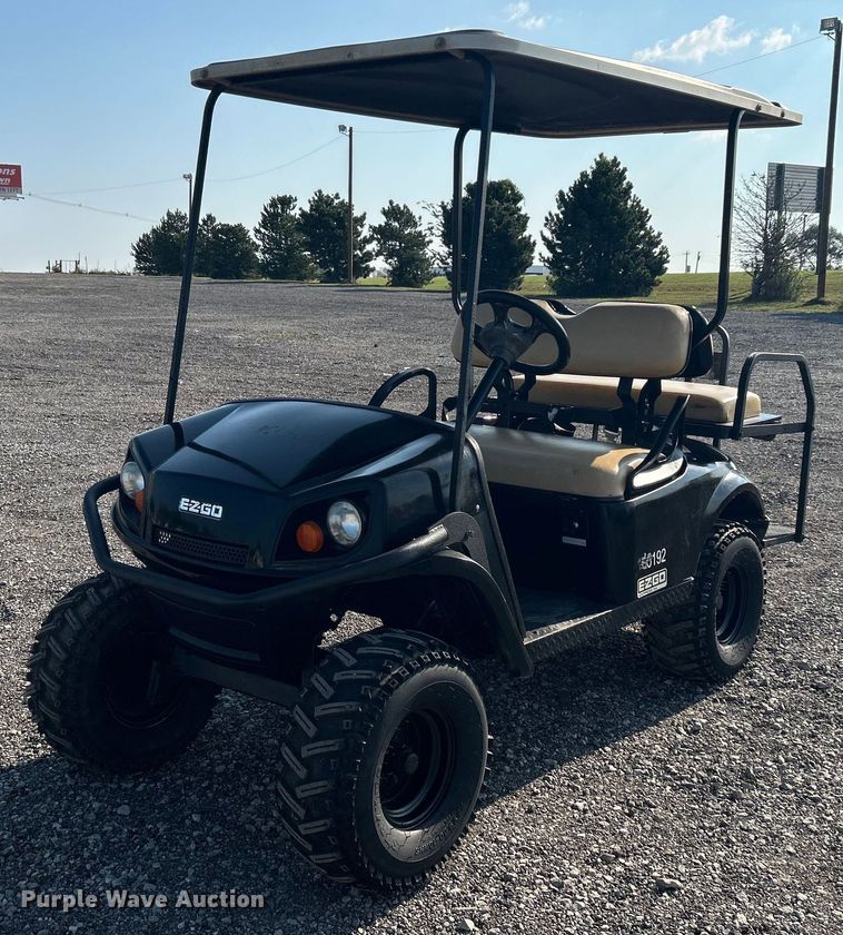 EZGO Express S4  golf cart - KW9062