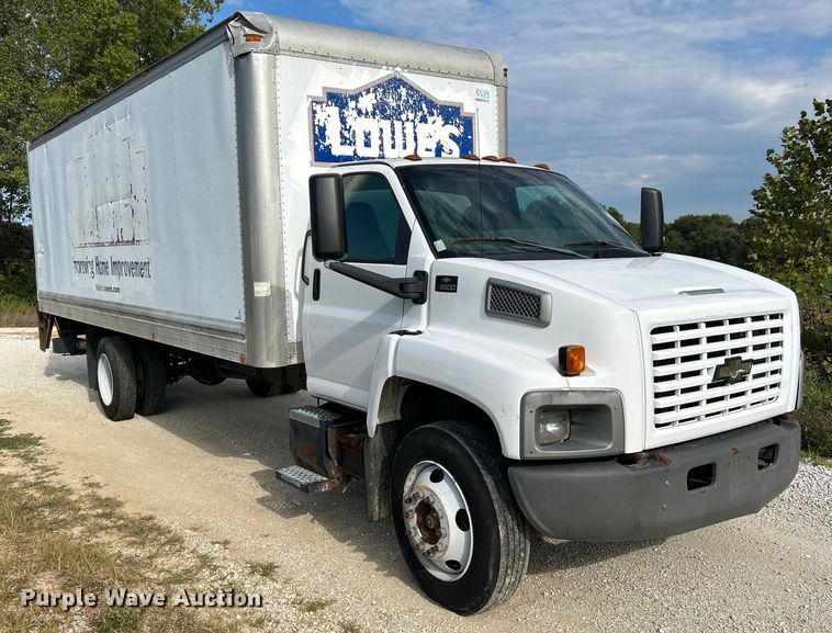 2004 Chevrolet C6500 box truck - NL9656