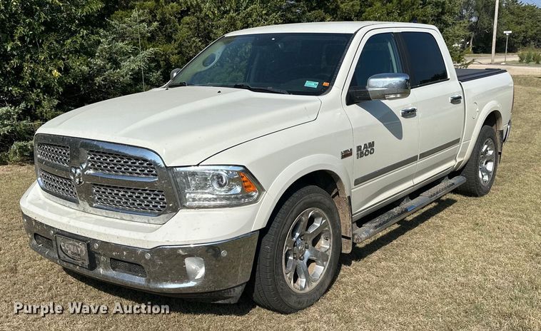 2017 Dodge Ram 1500  Crew Cab pickup truck - NP9520
