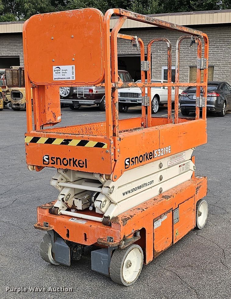 2016 Snorkel S3219E  scissor lift - DQ1108